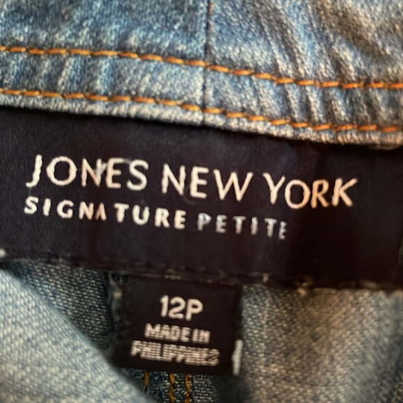 Jones New York Signature blue jeans cargo shorts - Picture 2 of 11